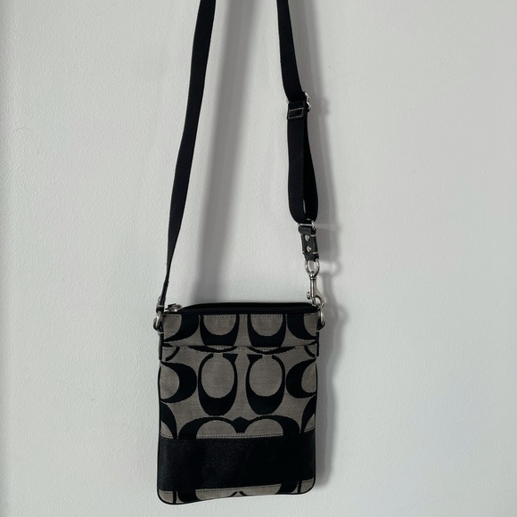 Coach Crossbody Bag - Picture 1 of 3